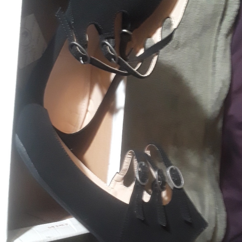 Comfy Soles size 9.5 shoes